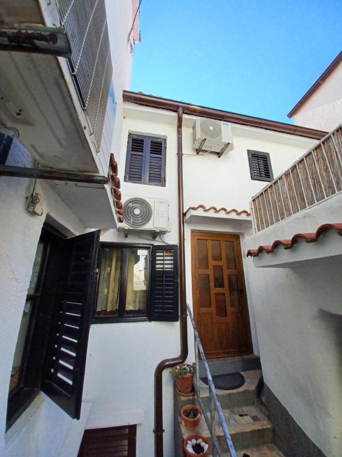 Apartment Mondo Baška Exteriör bild